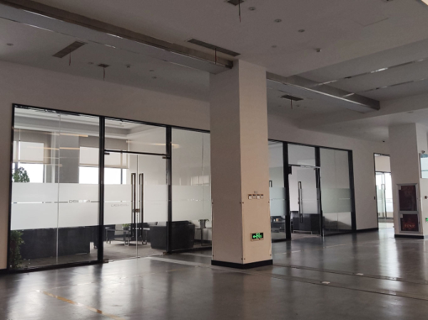 杭州20平米起小型办公室出租孵化器众创空间场所工位出租